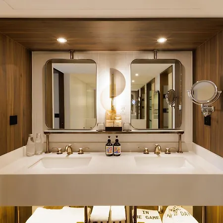 Public House Bangkok, A Member Of Design Hotels Exterior photo