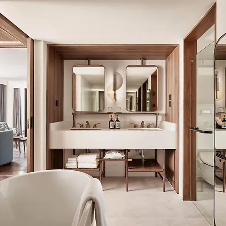 Public House Bangkok, A Member Of Design Hotels Exterior photo