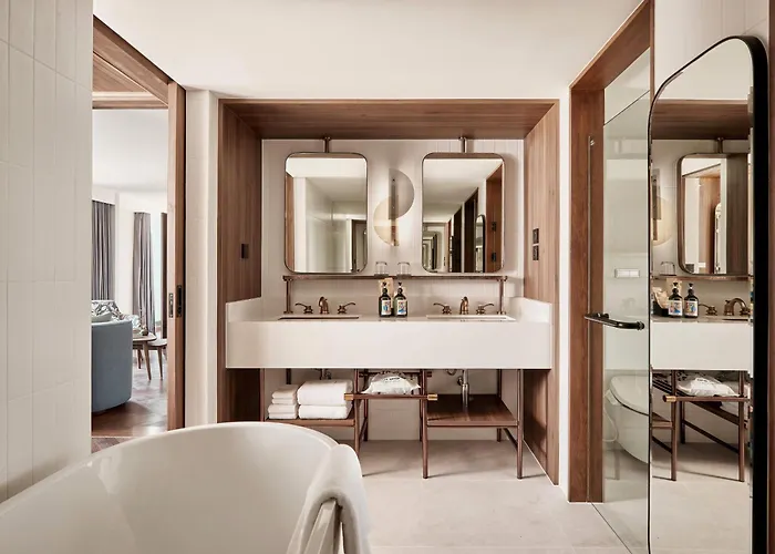 Public House Bangkok, A Member Of Design Hotels