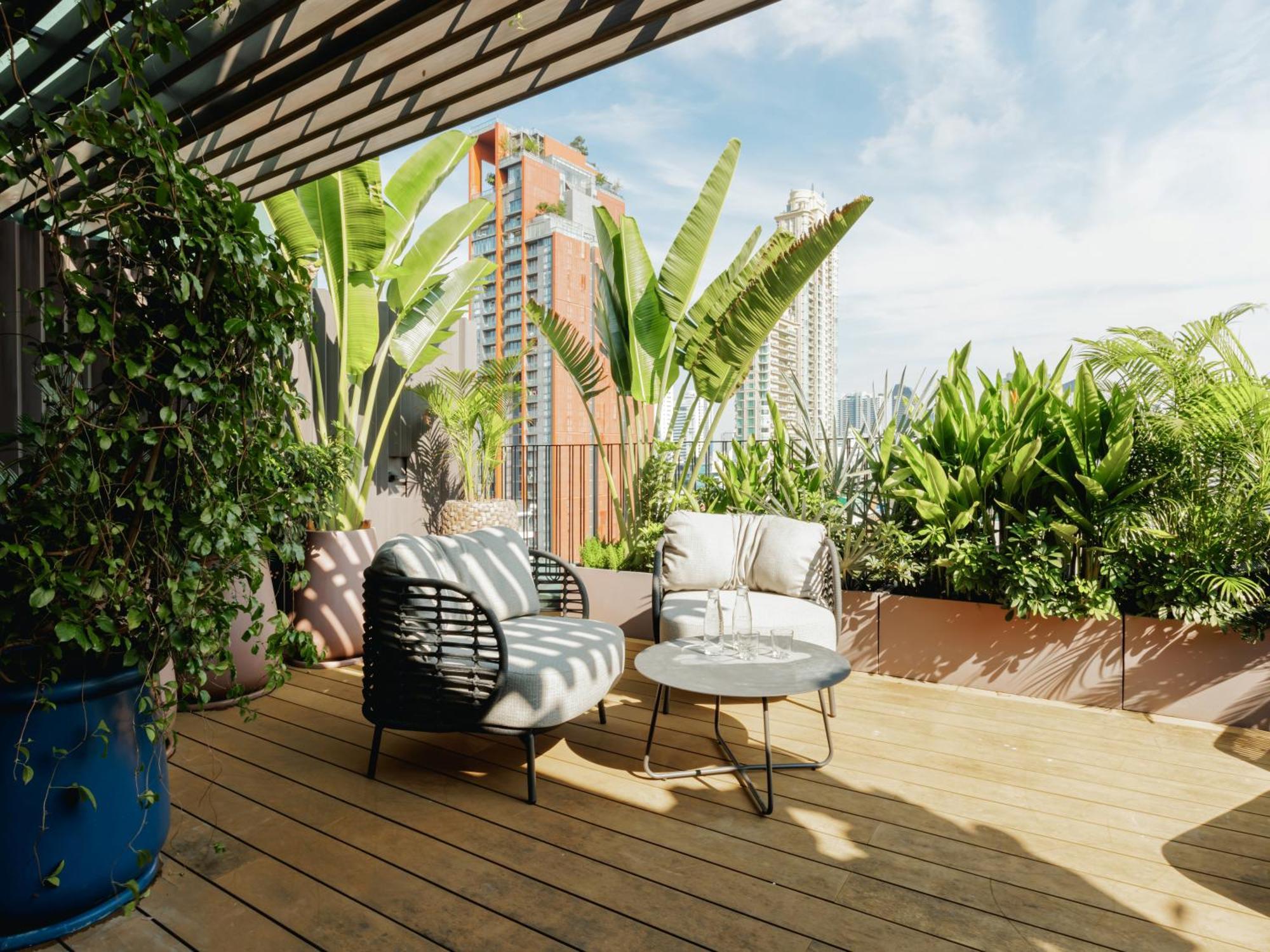 Public House Bangkok, A Member Of Design